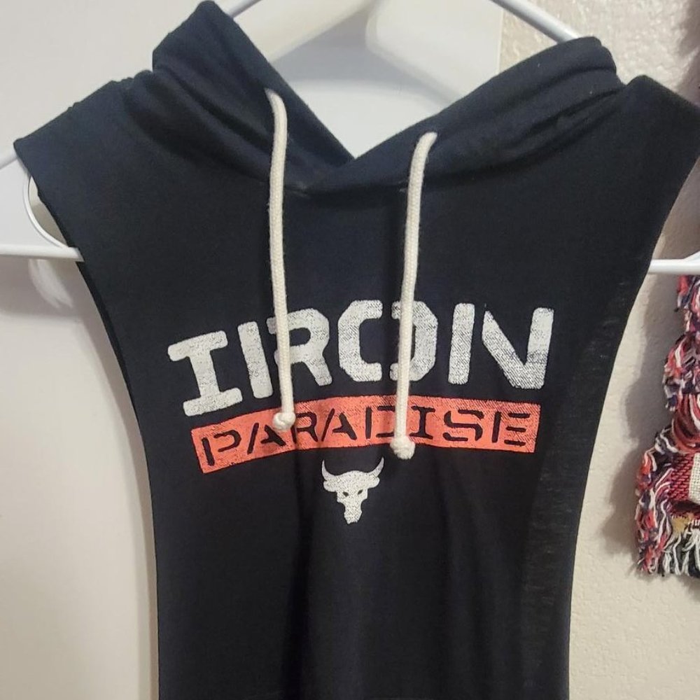 Medium Under Armour Iron Paradise Sleeveless Hoodie